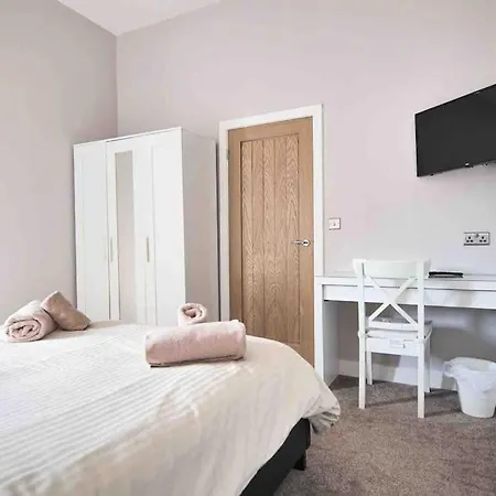 Hoxne - Poppy With Private Hot Tub * York